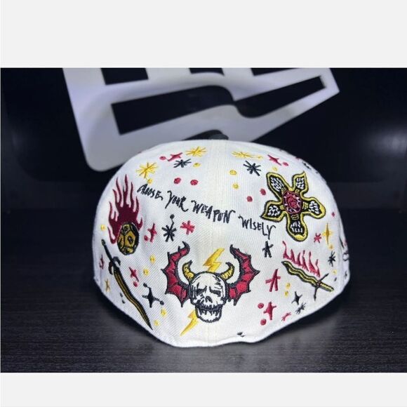 STRANGER THINGS HELLFIRE CLUB EXCLUSIVE HAT 7 1/4 BRAND NEW!! - Picture 2 of 6